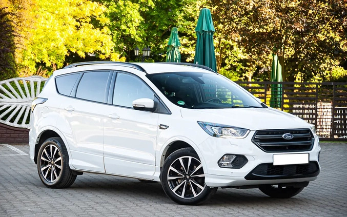 Ford Kuga cena 69990 przebieg: 93000, rok produkcji 2018 z Nowe Warpno małe 631
